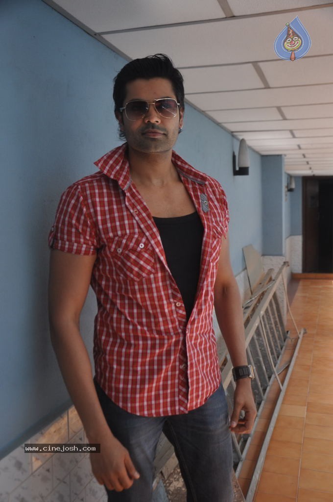 Panithuli Tamil Movie Stills - 33 / 34 photos