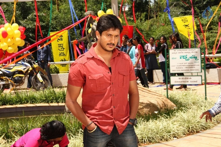 Panthulu Gaari Ammayi Posters and Photos - 3 / 61 photos