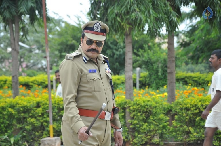 Panthulu Gaari Ammayi Posters and Photos - 5 / 61 photos