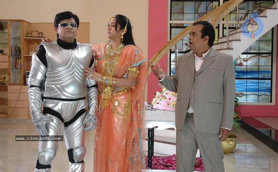 Parama Veera Chakra Movie New Stills - 17 / 20 photos