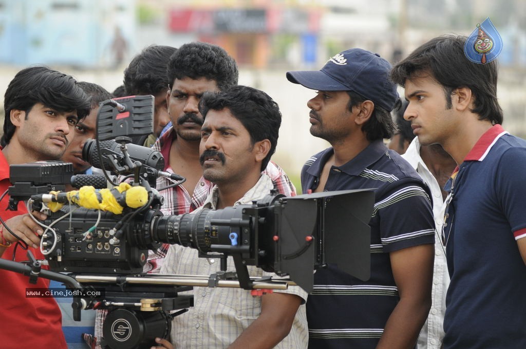 Parents Movie New Gallery - 20 / 23 photos