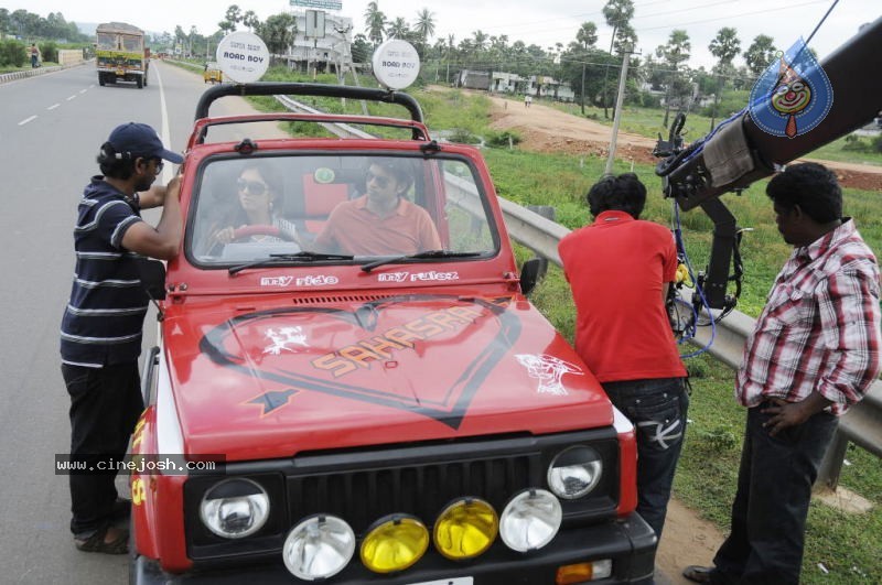 Parents Movie Working Stills - 21 / 30 photos