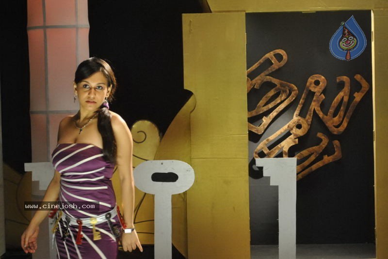 Parithi Tamil Movie Hot Stills - 10 / 60 photos