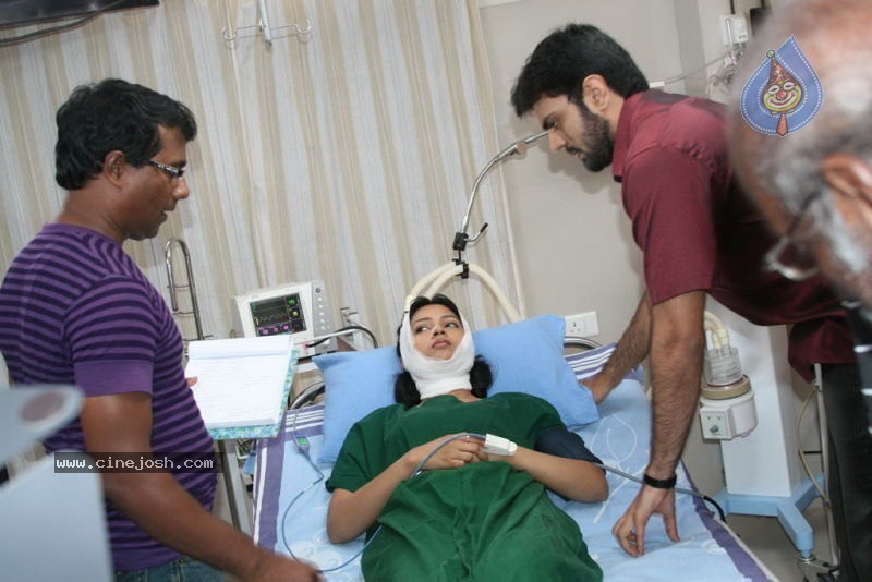 Parithi Tamil Movie Hot Stills - 25 / 60 photos