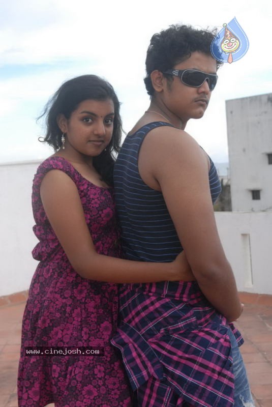 Pasakara Nanbargal Tamil Movie Stills - 20 / 44 photos