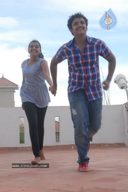 Pasakara Nanbargal Tamil Movie Stills - 26 / 44 photos