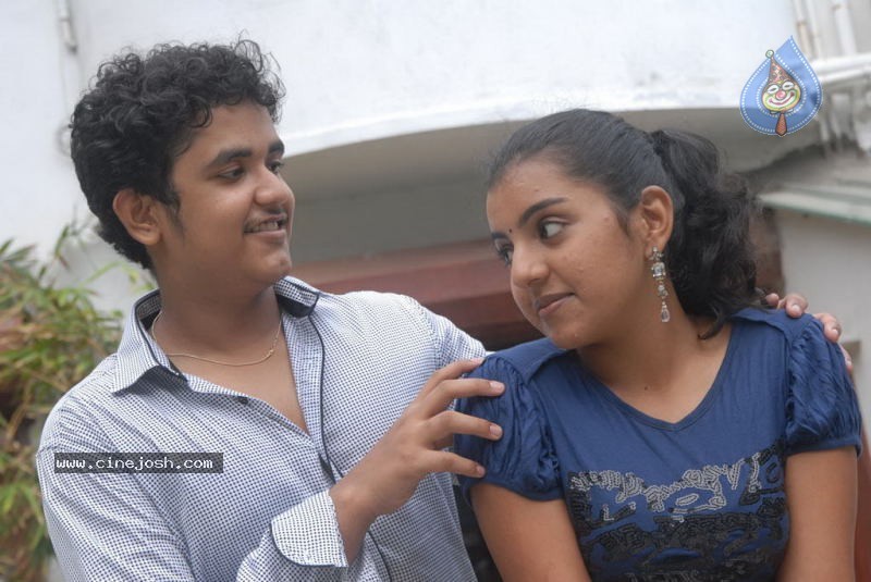 Pasakara Nanbargal Tamil Movie Stills - 38 / 44 photos