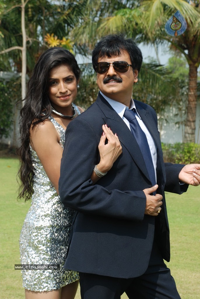 Pathayeram Kodi Tamil Movie Photos - 13 / 68 photos