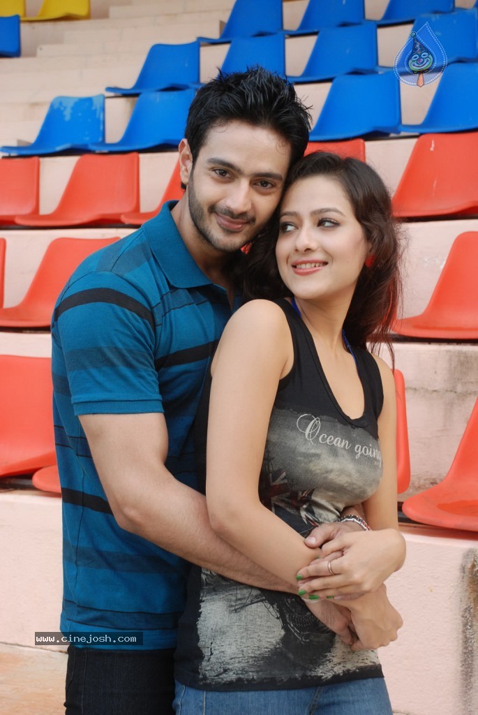 Pathayeram Kodi Tamil Movie Photos - 63 / 68 photos