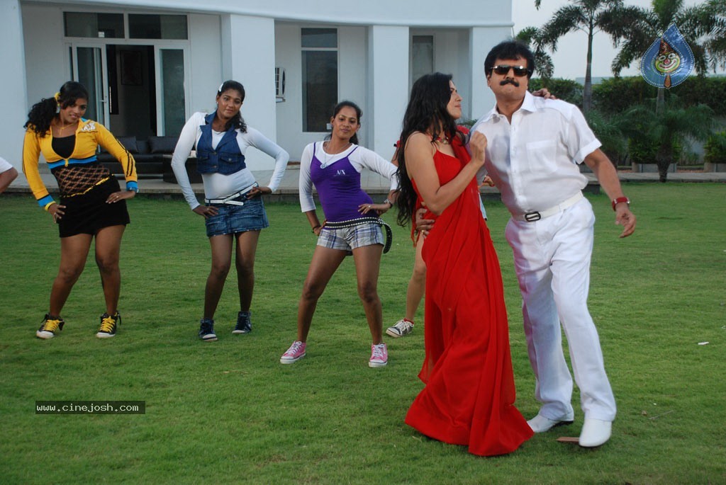 Pathayeram Kodi Tamil Movie Photos - 65 / 68 photos