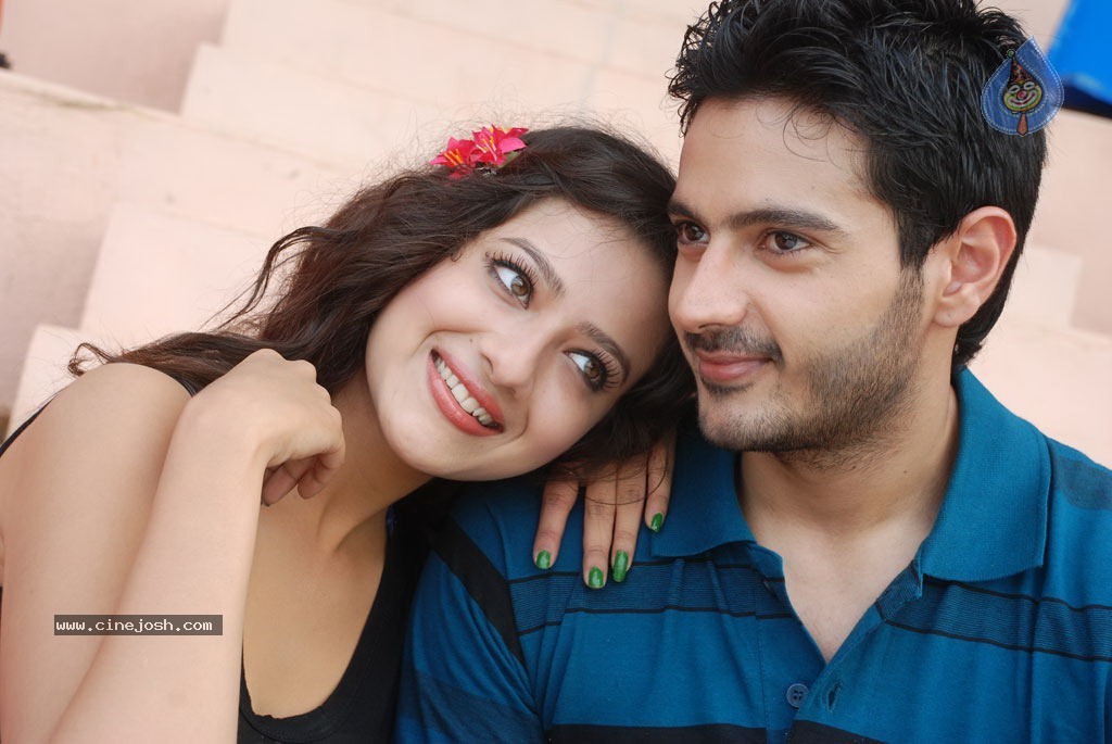 Pathayeram Kodi Tamil Movie Stills - 17 / 59 photos