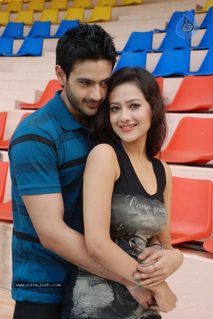 Pathayeram Kodi Tamil Movie Stills - 18 / 59 photos