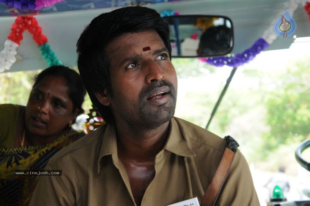 Pattaya Kelappanum Pandiya Tamil Movie Stills - 11 / 39 photos