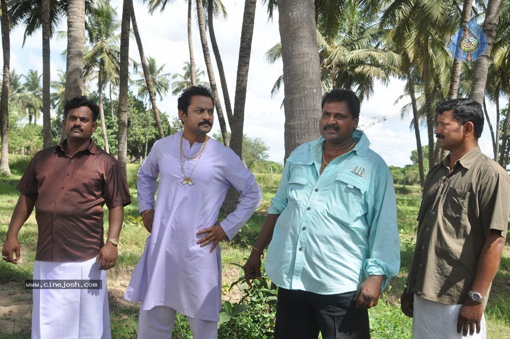 Pattikattu Mappillai Tamil Movie Stills - 28 / 57 photos