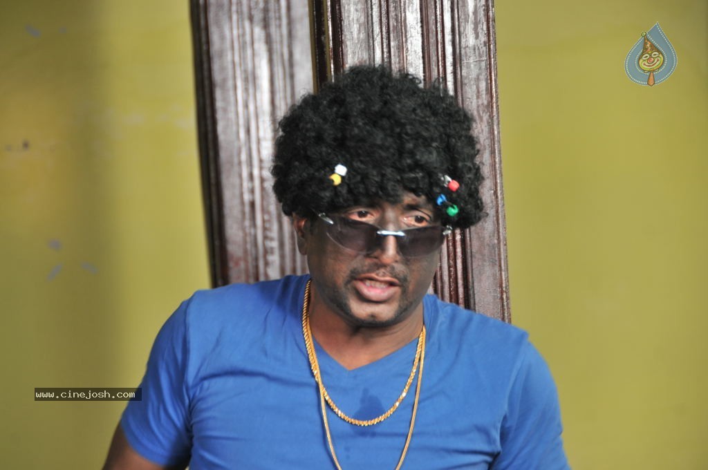 Pelladandi Preminchaka Matrame New Stills - 2 / 47 photos