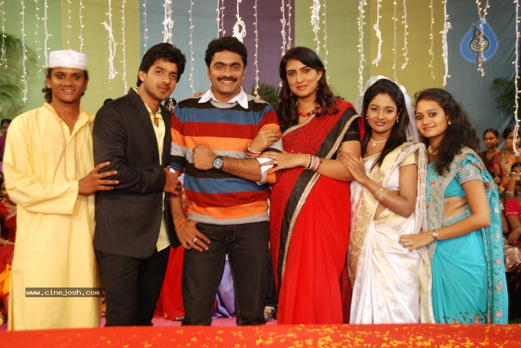 Pelladandi Preminchaka Matrame Stills - 3 / 19 photos