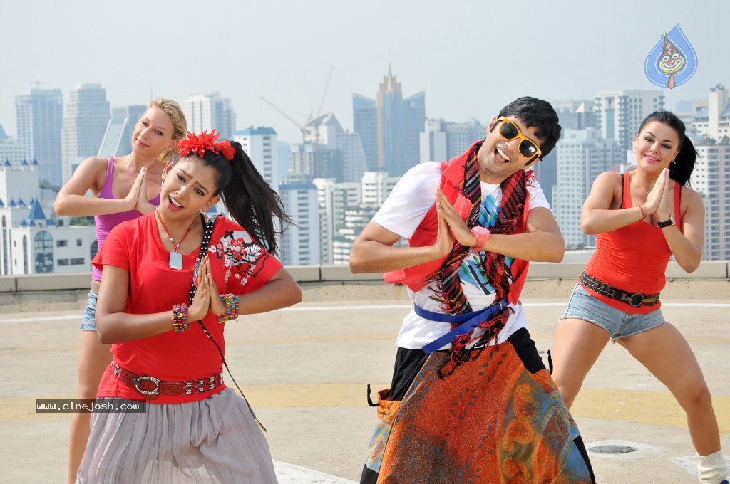 Pelli Pusthakam Movie Photos - 7 / 17 photos