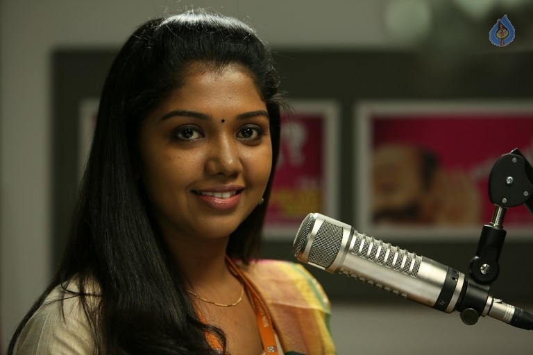 Pelli Roju Movie Photos - 2 / 75 photos