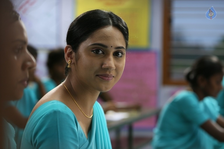 Pelli Roju Movie Photos - 31 / 75 photos