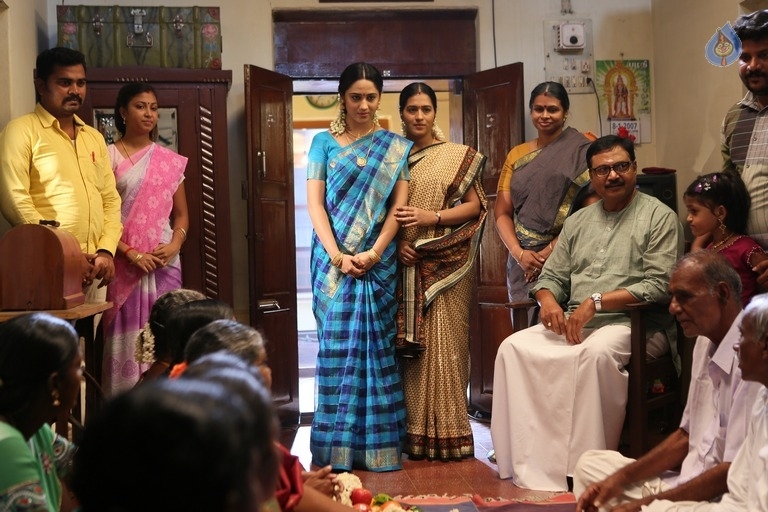 Pelli Roju Movie Photos - 35 / 75 photos