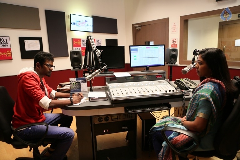 Pelli Roju Movie Photos - 47 / 75 photos