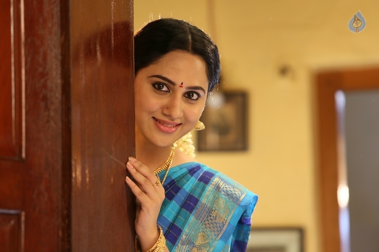 Pelli Roju Movie Stills and Posters - 7 / 29 photos