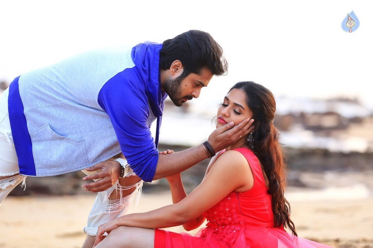 Pelliki Mundu Prema Katha Movie Posters and Photos - 8 / 13 photos