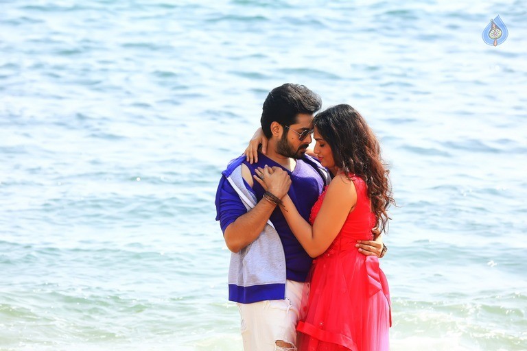 Pelliki Mundu Prema Katha Movie Posters and Photos - 12 / 13 photos