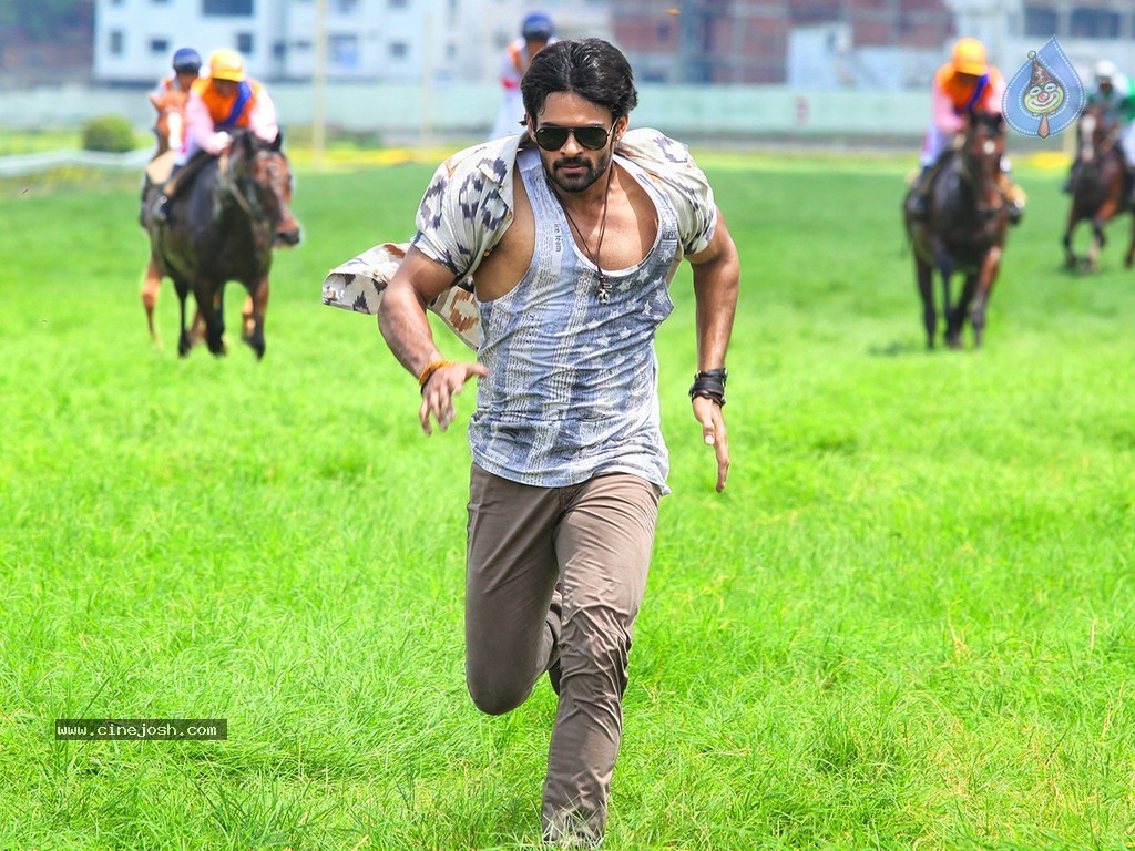 Pilla Nuvvuleni Jeevitham Stills - 1 / 11 photos