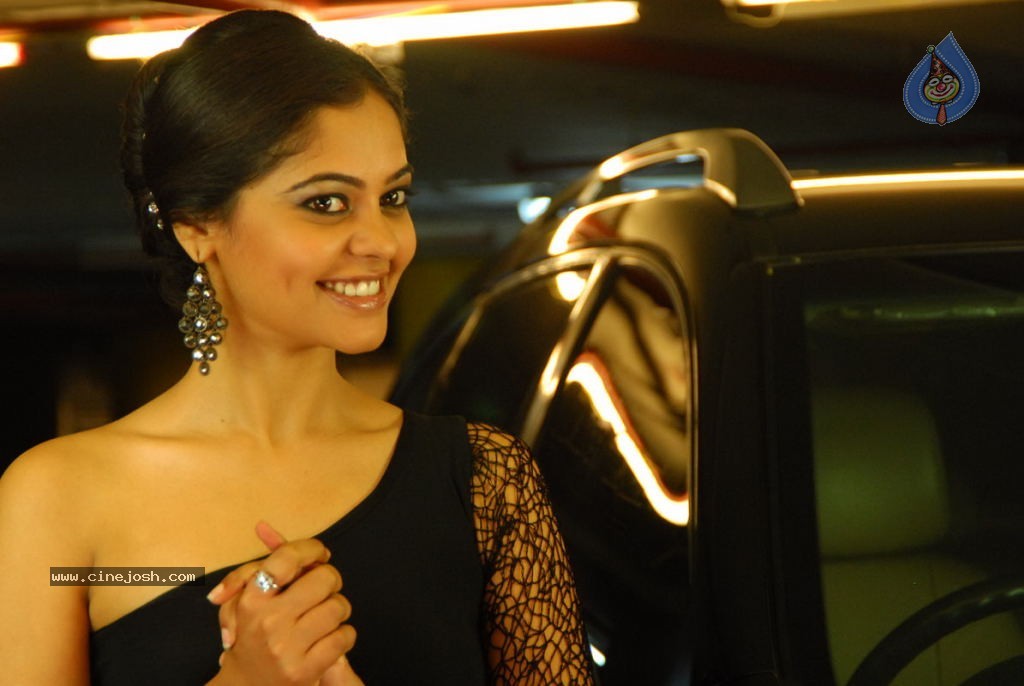 Pilla Zamindar Movie Stills - 28 / 41 photos