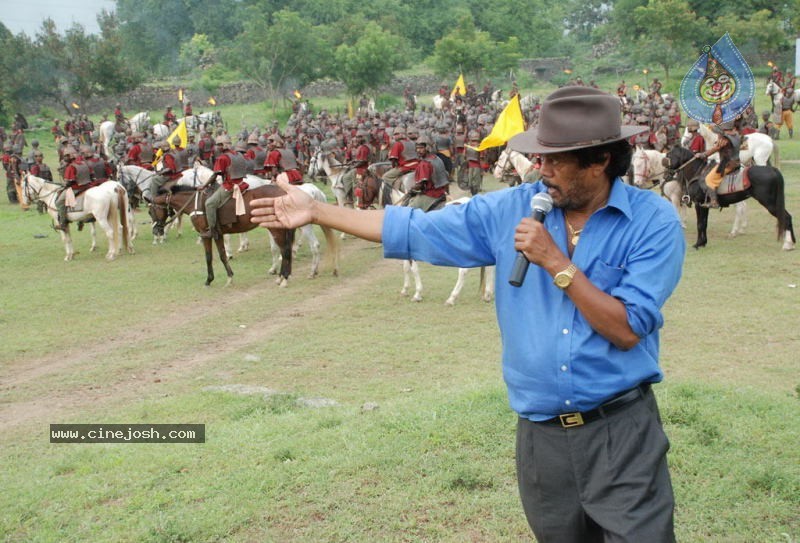 Ponnar Shankar Tamil Movie Stills - 44 / 52 photos