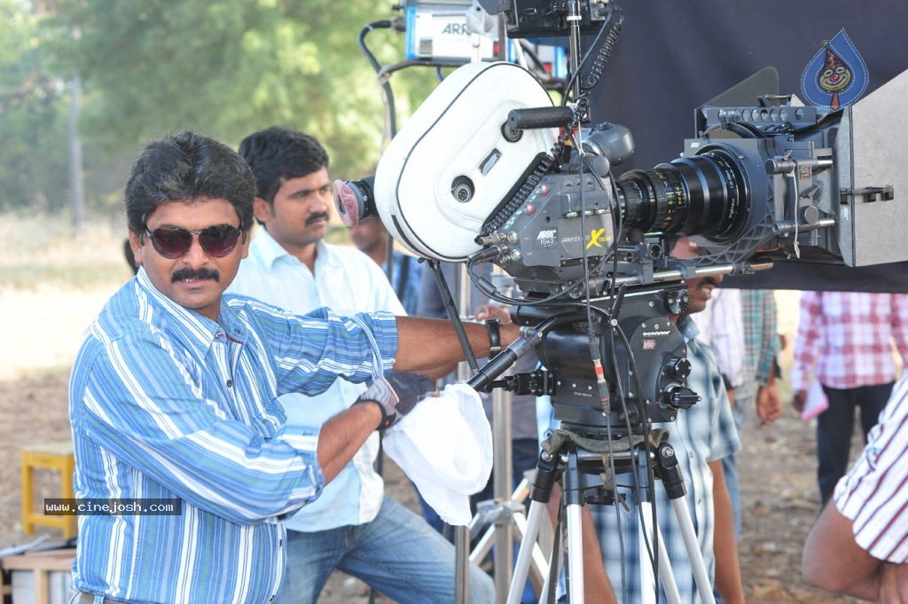 Poola Rangadu Movie Gallery - 5 / 38 photos