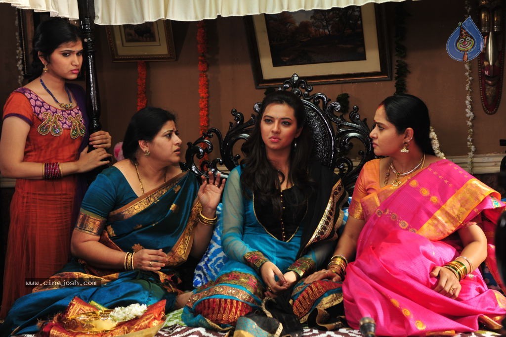 Poola Rangadu Movie Latest Stills - 14 / 79 photos