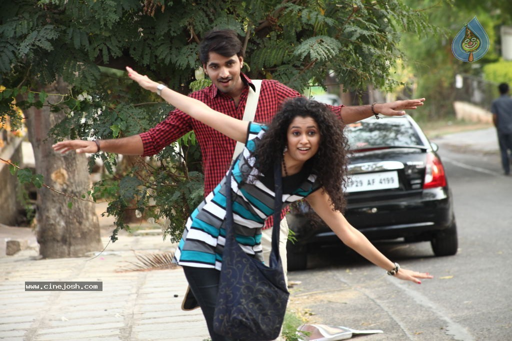 Pora Pove Movie New Stills - 31 / 43 photos