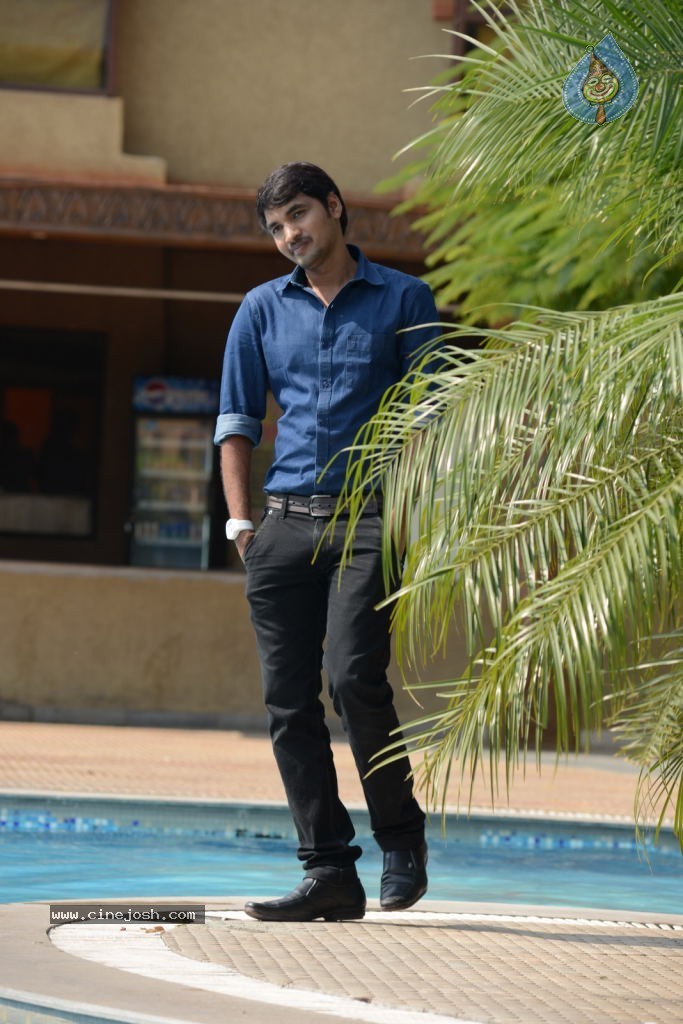 Pora Pove Movie Stills - 35 / 40 photos