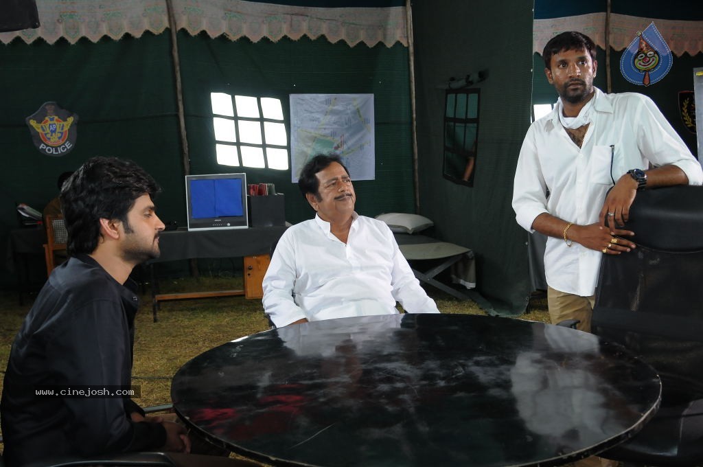 Pratinidhi Movie Working Stills - 7 / 40 photos