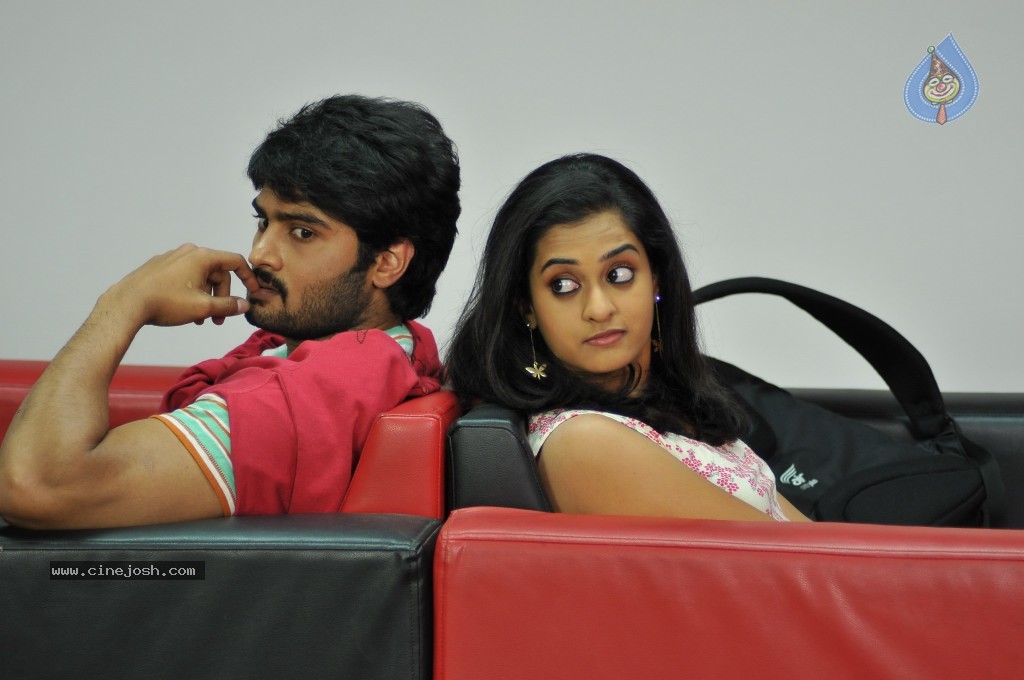 Premakatha Chitram Stills and Walls - 25 / 34 photos