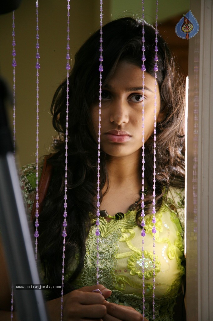 Premalo Padithe Movie Stills - 32 / 50 photos