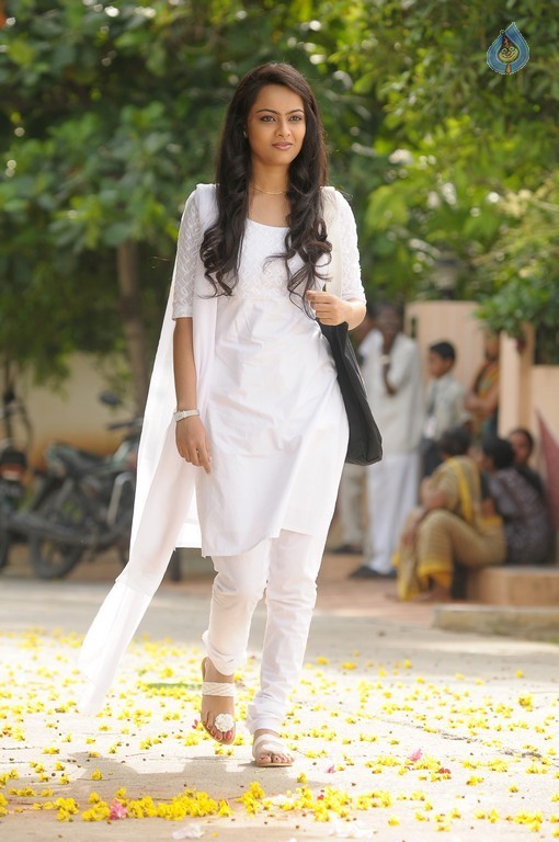 Premante Suluvu Kaaduraa Posters and Photos - 11 / 15 photos