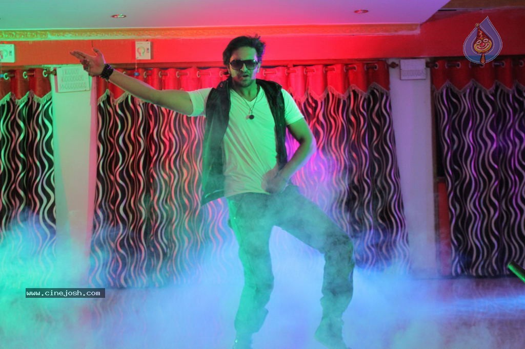 Premisthe Poye Kaalam Stills n Walls - 34 / 60 photos