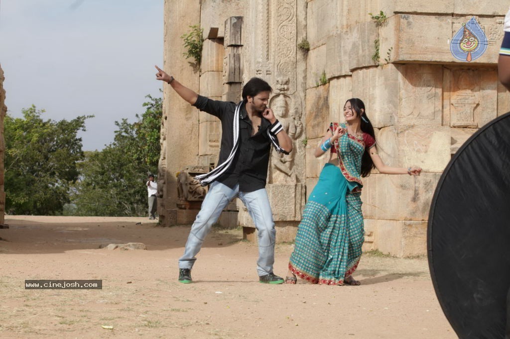 Premisthe Poye Kaalam Stills n Walls - 55 / 60 photos