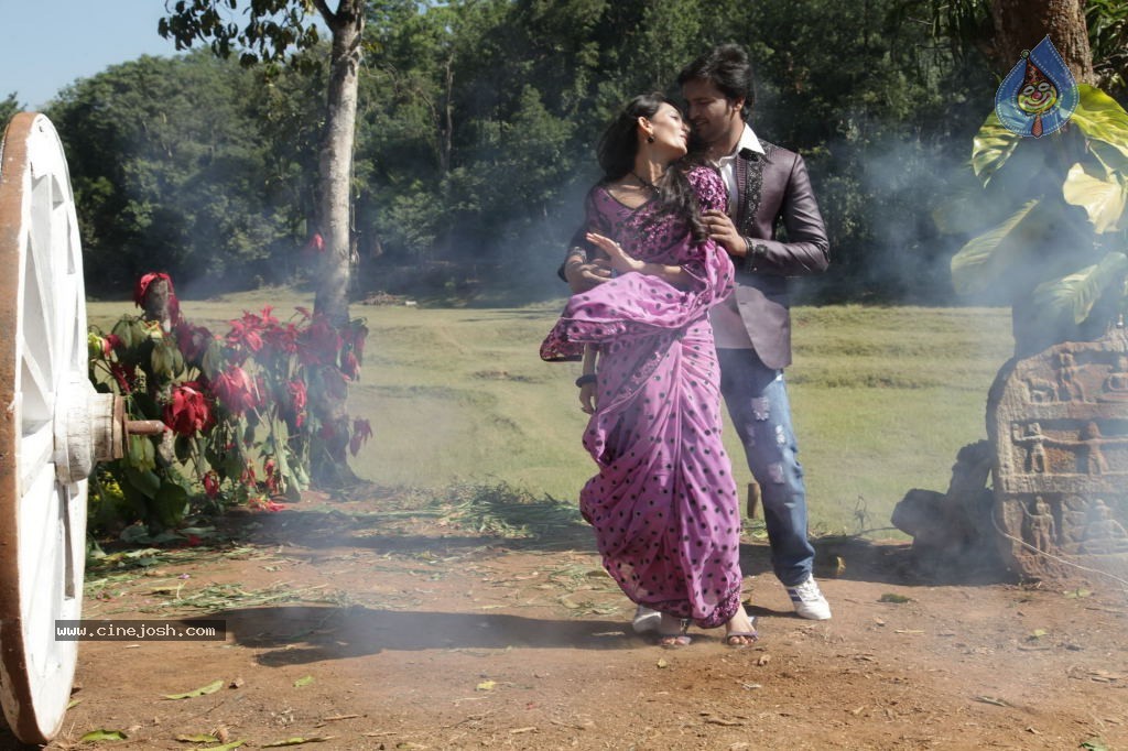 Premisthe Poye Kaalam Stills n Walls - 56 / 60 photos