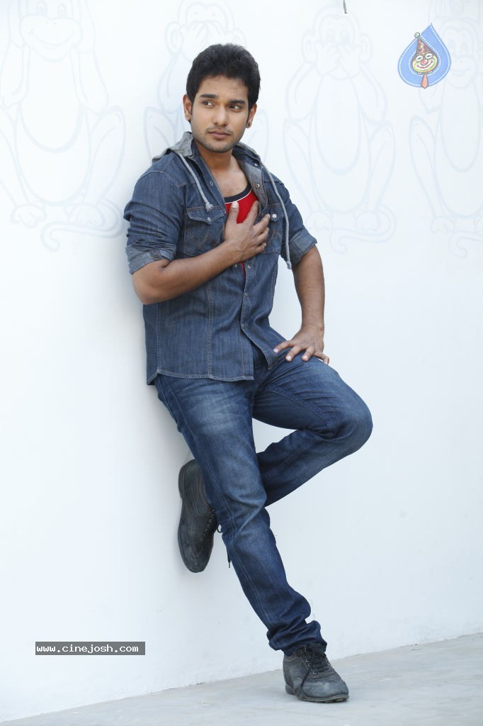 Present Love Movie Stills - 5 / 30 photos