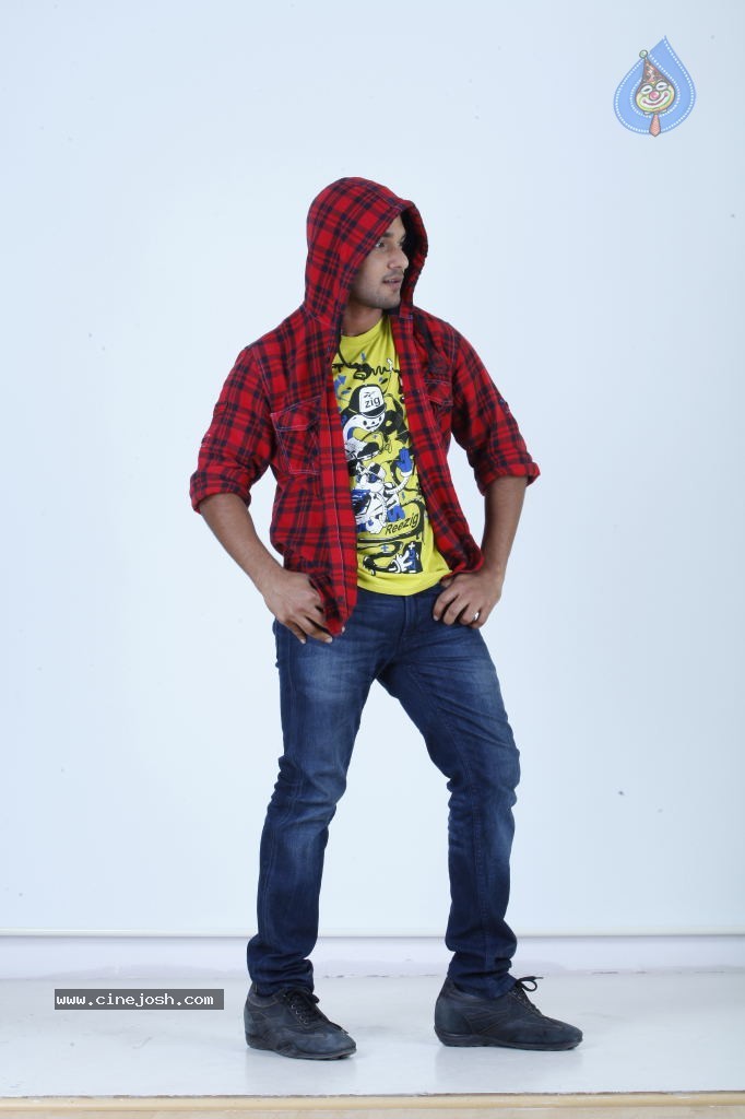 Present Love Movie Stills - 15 / 30 photos