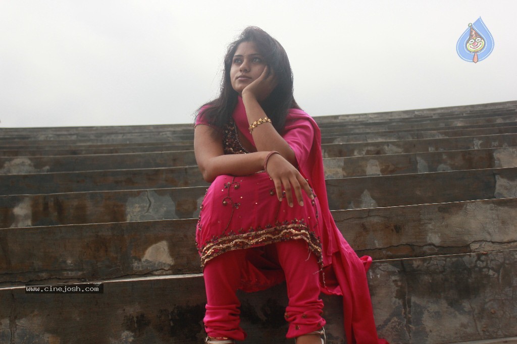 Priya Premalo Pream Stills and Walls - 22 / 69 photos