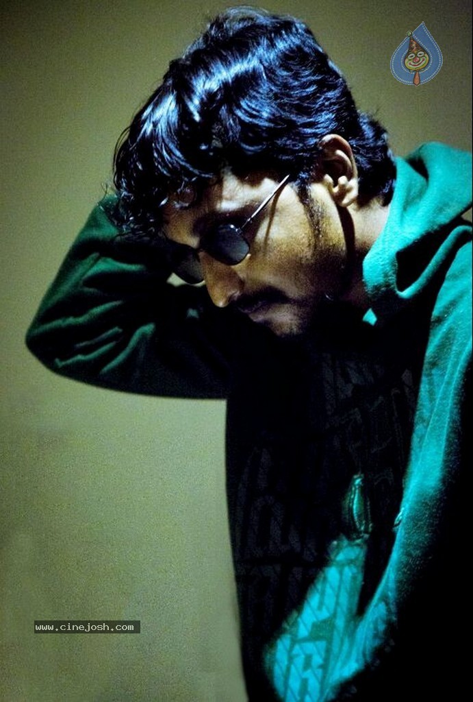 Priya Premalo Pream Stills n Walls - 3 / 90 photos