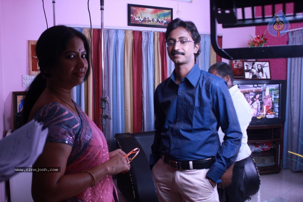 Priya Premalo Pream Stills n Walls - 37 / 90 photos