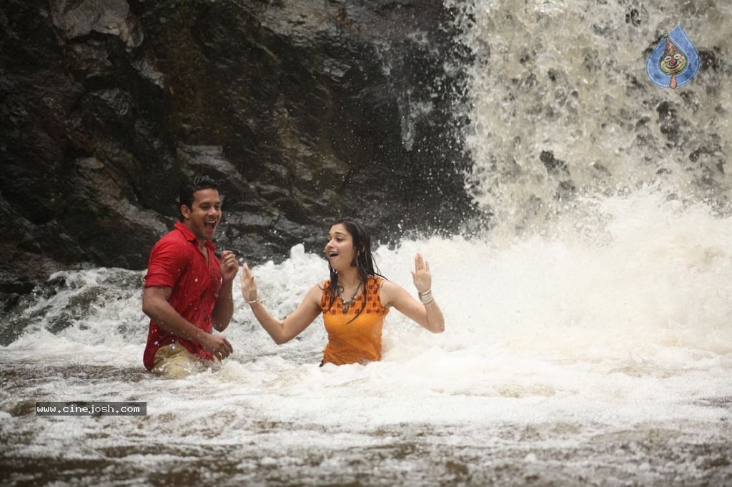 Priya Priyatama Movie Stills - 8 / 55 photos