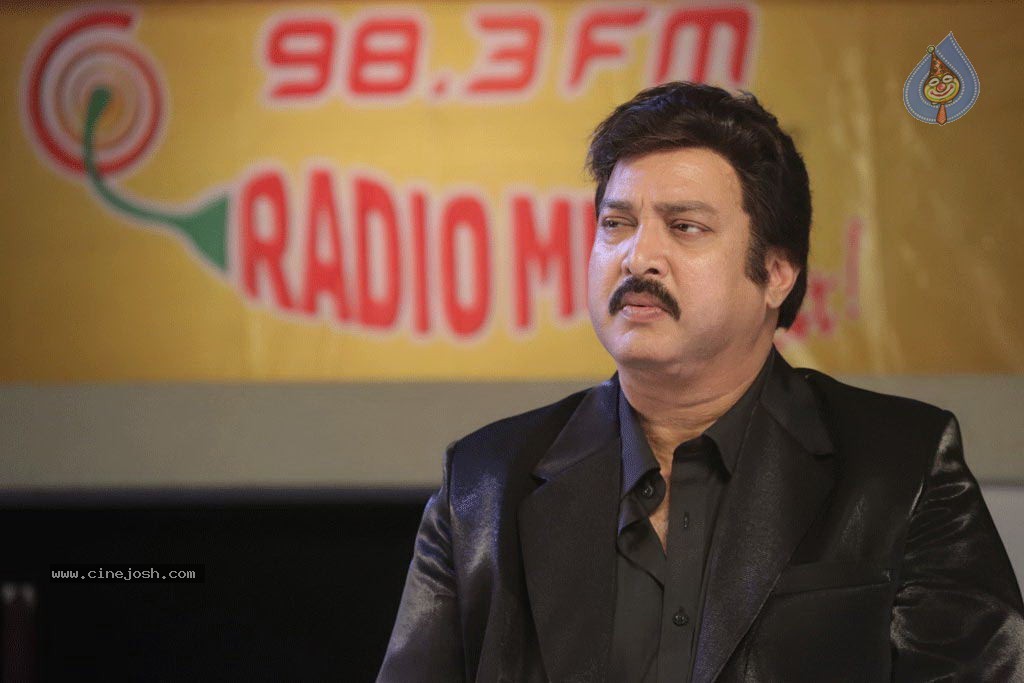 Priyamudan Priya Tamil Movie Stills - 24 / 111 photos