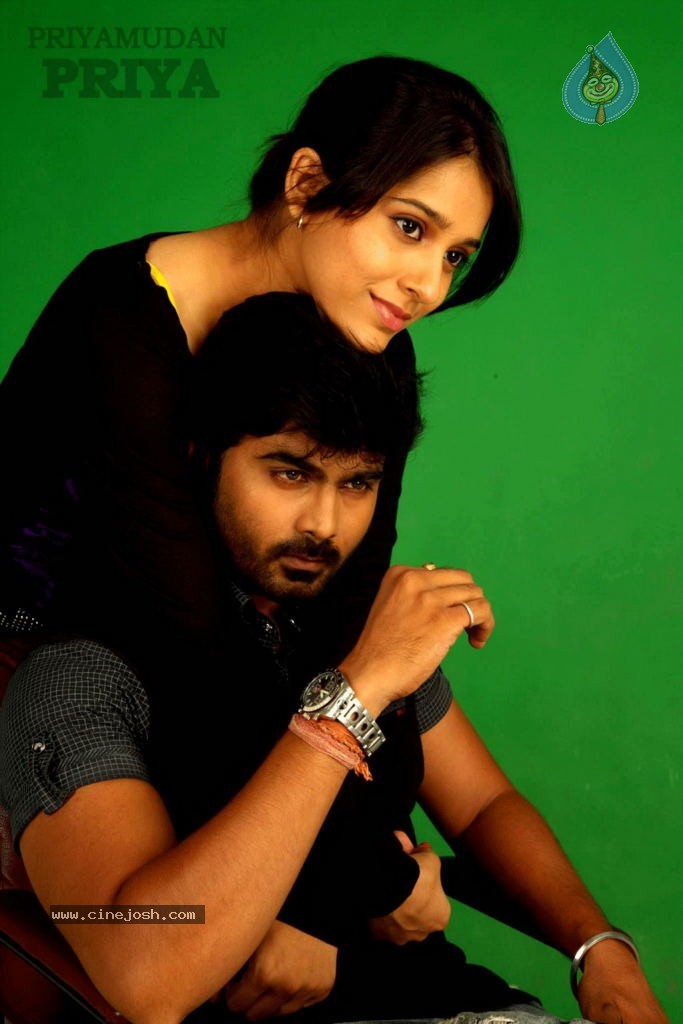Priyamudan Priya Tamil Movie Stills - 39 / 111 photos